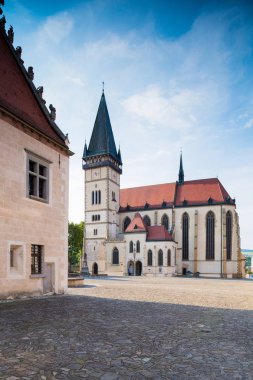 Bardejov, Slovakya - 09 Ağustos 2015: Basilica of St Xv yüzyılda geç Gotik tarzda inşa Joseph - Bardejov en değerli anıt -. Bardejov, Slovakya