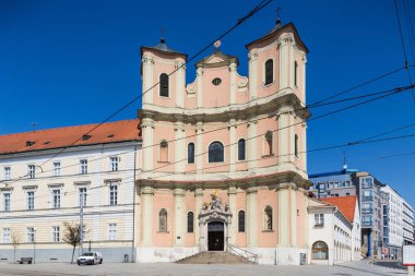 Bratislava, Slovakya. 04 Ağustos 2015 'te. Trinity Kilisesi, Bratislava, Slovakya