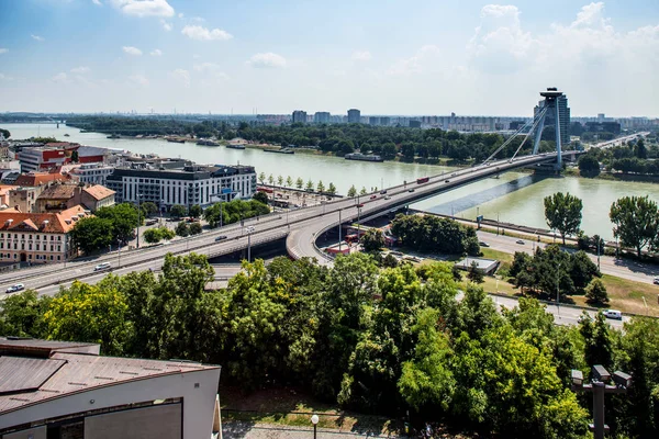 Bratislava Eslováquia Agosto 2015 Vista Geral Rio Danúbio Com Ponte — Fotografia de Stock