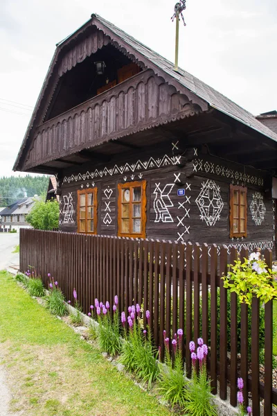 Cicmany Eslováquia Agosto 2015 Old Wooden Houses Slovakia Village Cicmany — Fotografia de Stock