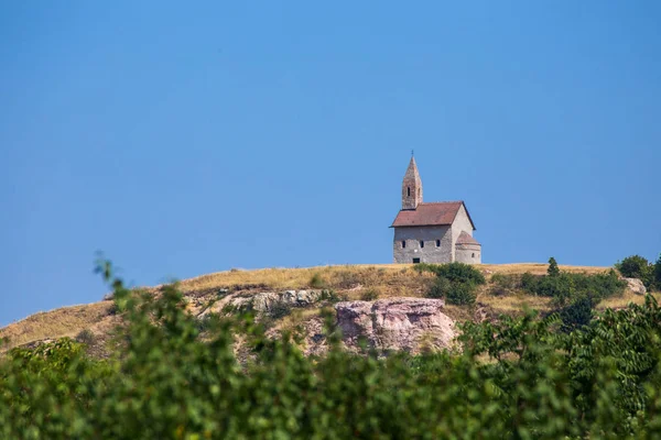 ニトラ Drazovce スロバキア 2015 スロバキアの Drazovce 聖ミカエル教会 保存状態の良い美しいロマネスク様式の聖ミカエル教会 ドームの初めから — ストック写真