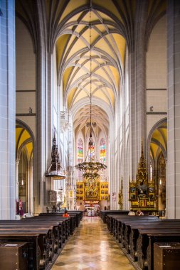 Kosice, Slovakya - 08 Ağustos 2015: Kösice, Slovakya - St. Elisabeth Cathedra. Slovakya'da en büyük Katolik Kilisesi. Kilisenin iç.