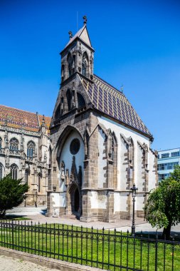 Kosice, Slovakya - 08 Ağustos 2015: Kösice, Slovakya - St. Elisabeth Cathedra. Slovakya'da en büyük Katolik Kilisesi. Resim Aziz Michael Şapeli