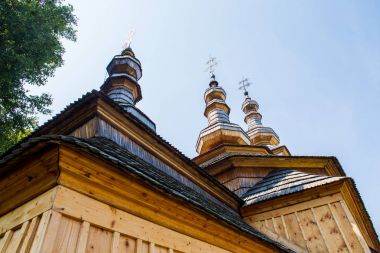 Ladomirova Slovakya. 1742 yılında inşa edilmiş ahşap kilise. St. Michael Archangel Yunan Katolik Kilisesi.