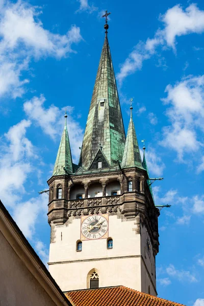 普雷绍夫 斯洛伐克 2015年8月09日 圣尼古拉斯教堂 斯洛伐克语 Dom Mikulasa 普雷绍夫最古老最珍贵的教堂这座哥特式教堂的 Begginings 始于千年 — 图库照片