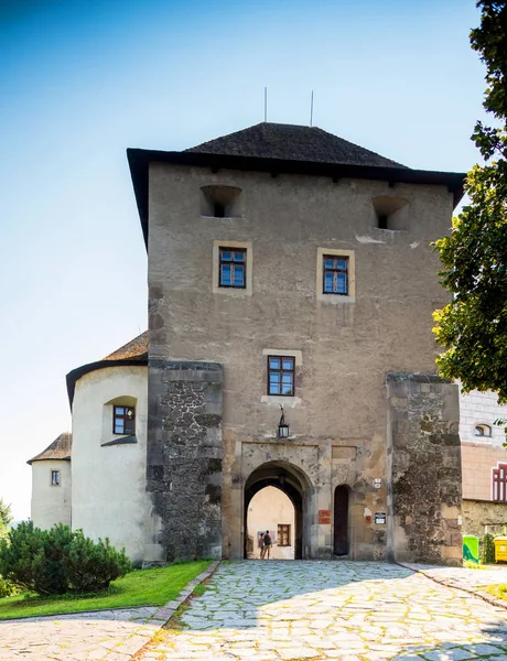 兹沃伦 斯洛伐克 2015年8月06日 兹沃伦城堡 Zvolensky Zamok 兹沃伦城堡是由匈牙利的路易斯 修造的 城堡被重建了多次 — 图库照片
