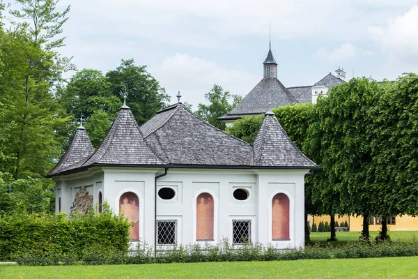 26 mei 2019. Oostenrijk, Hellbrunn. Kasteel en watertuinen — Stockfoto