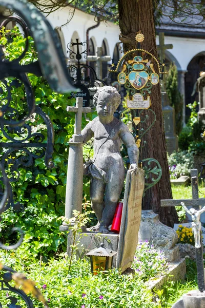 26 mei 2019, Salzburg, Oostenrijk. Begraafplaats — Stockfoto