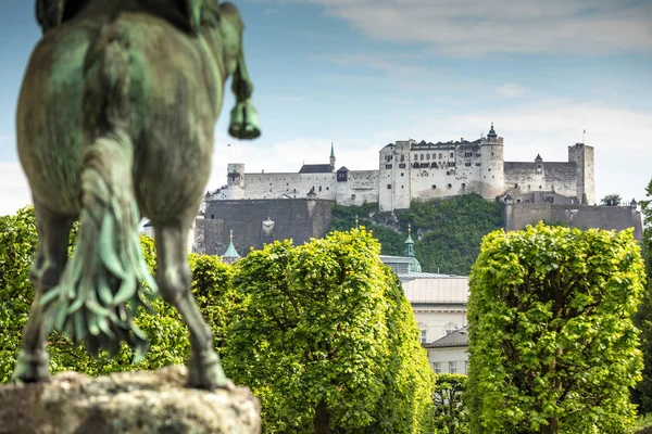 26 maja 2019, Salzburg, Austria. Zamek Hohensalzburg i fortyfikacje — Zdjęcie stockowe