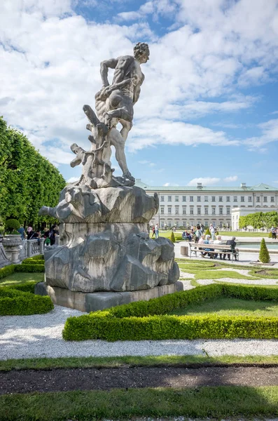 26 de mayo de 2019, Salzburgo, Austria. Mirabell jardín - esculturas — Foto de Stock