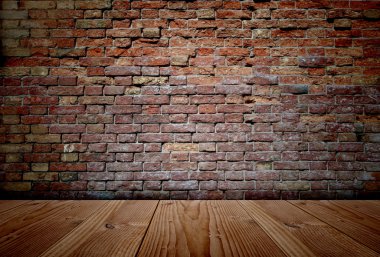 zemin ve tuğla duvar 