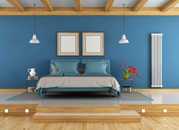 Blauwe en houten hoofdslaapkamer — Stockfoto