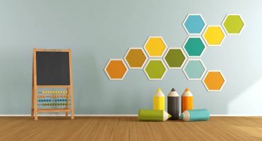 Yazı tahtası ile renkli oyun odası