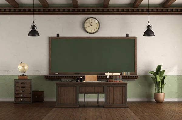 Retro style empty classroom with blackboard and desk teacher's desk — Stock Photo, Image