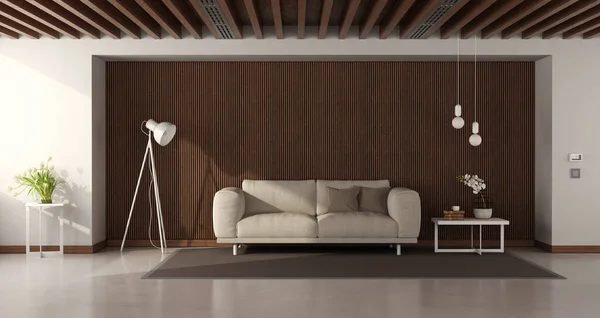 Salon Białymi Ścianami Nowoczesną Sofą Przeciwko Drewnianym Panelom Belkom Dachowym — Zdjęcie stockowe