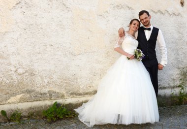 Mutlu genç taze evli çift