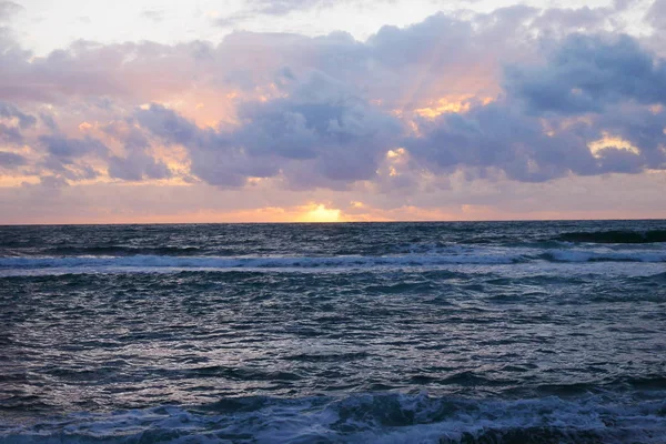 Pôr do sol no oceano atlântico — Fotografia de Stock