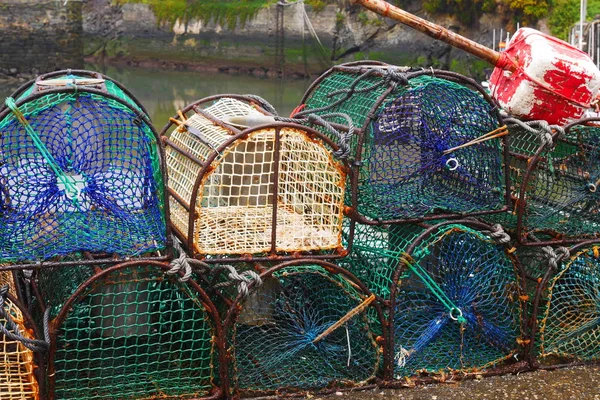 Cestas de lagosta em um porto — Fotografia de Stock