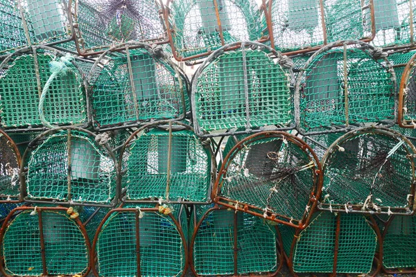 Cestas de lagosta em um porto — Fotografia de Stock