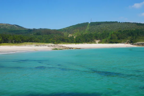 Pięknej plaży samotny w Oceanie Atlantyckim — Zdjęcie stockowe