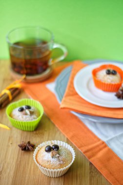 Kuşburnu çay ve kekler