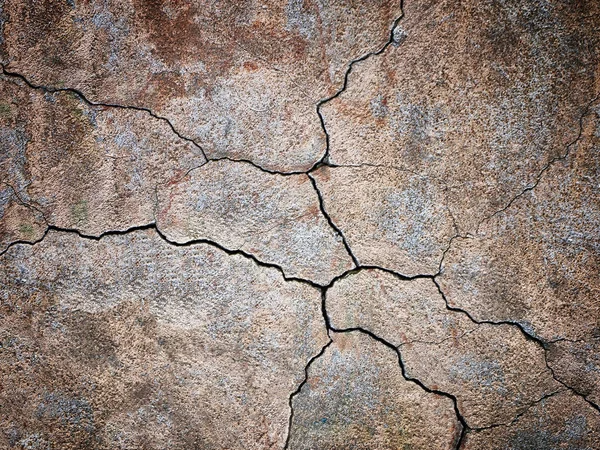 Brown background, dark wall texture with cracks on the surface — Stock Photo, Image