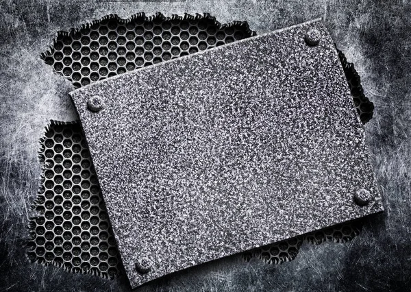 Разрывное отверстие в металле, стальная сетка — стоковое фото