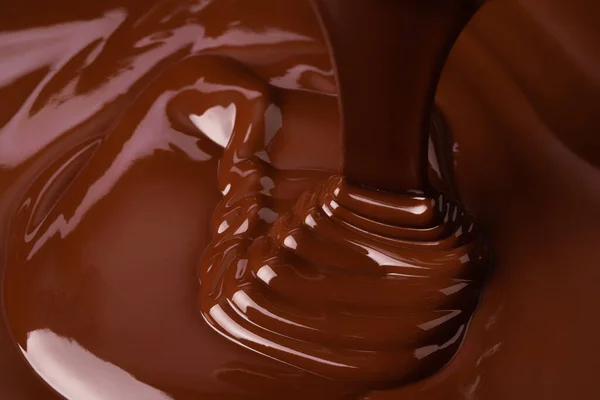 Nastri Cioccolata Calda Versando Formando Onde Flusso Sciroppo Dolce Come — Foto Stock