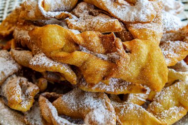 Ciasteczka pieczone francuskie Faworki