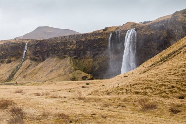 Seljalandsfoss, South Iceland'deki / daki büyük şelaleler