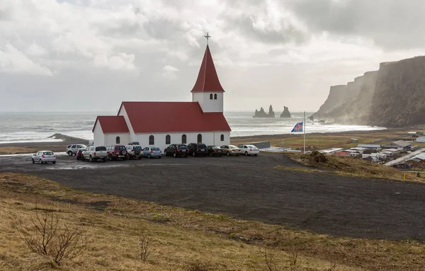 El servicio de la iglesia del Viernes Santo en Vik, Islandia — Foto de Stock