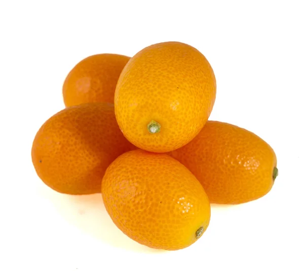 Kumquat, isolado sobre branco — Fotografia de Stock