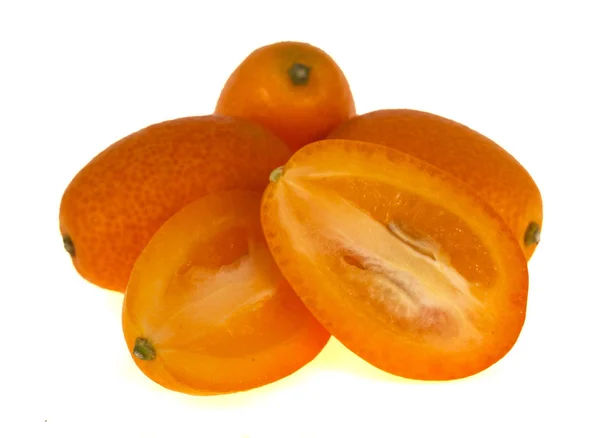 Kumquat, aislado en blanco —  Fotos de Stock