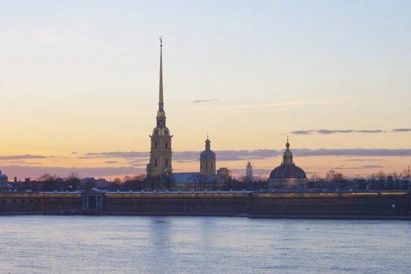 La Russie. Saint-Pétersbourg. Vue de la forteresse Pierre et Paul — Photo