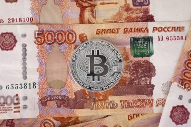 Sikke Bitcoin Rus ruble arka planı