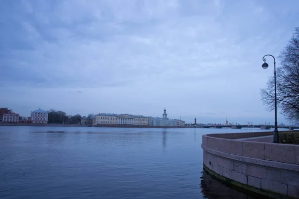 Russia San Pietroburgo Vista Serale Sul Fiume Neva — Foto Stock