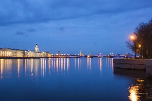 Russia San Pietroburgo Vista Serale Sul Fiume Neva — Foto Stock