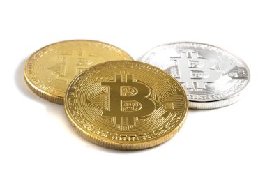 Sikke bitcoin beyaz bir arka plan üzerinde