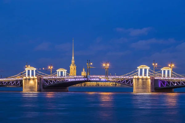 Rusia Puente Del Palacio San Petersburgo —  Fotos de Stock