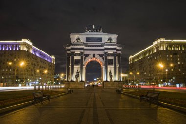 - Rusya. Moskova. Zafer kapısı. Kutuzov Bulvarı