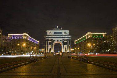 - Rusya. Moskova. Zafer kapısı. Kutuzov Bulvarı