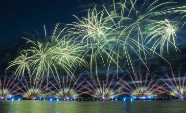 St. Petersburg 'da. Kızıl Yelkenliler 2019 Havai fişek