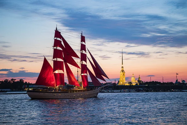 Russia San Pietroburgo Barca Vela Scarlet Sails 2019 Con Vele — Foto Stock