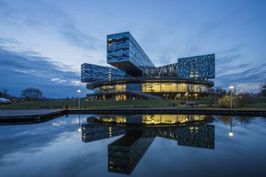- Rusya. Moskova. Technopark Skolkovo. Moskova Yönetim Okulu 'ndan. Ana kampüs manzarası