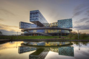 - Rusya. Moskova. Technopark Skolkovo. Moskova Yönetim Okulu Skolkovo