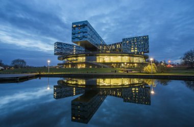 - Rusya. Moskova. Technopark Skolkovo. Moskova Yönetim Okulu Skolkovo