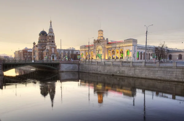 Rusia San Petersburgo Vista Del Puente Varsovia Complejo Comercial Warsaw — Foto de Stock