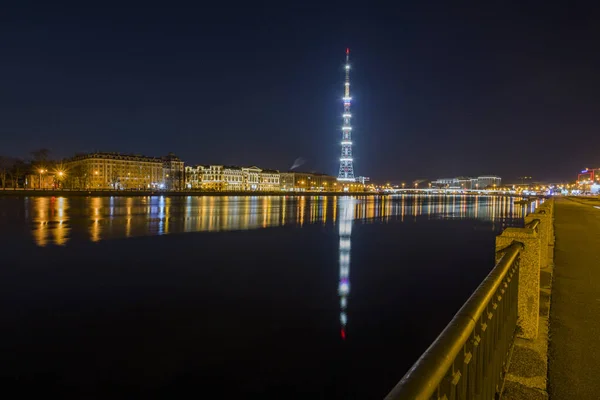 Rusland Sint Petersburg Kantemirovsky Brug Toren Worden Weerspiegeld Neva — Stockfoto