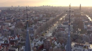 Amsterdam Şehir Havacılık Görünümü Kanalları ve Mimariyi Gösteriyor
