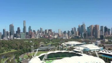 Melbourne City Australia ve Yarra River Aerial Reveal